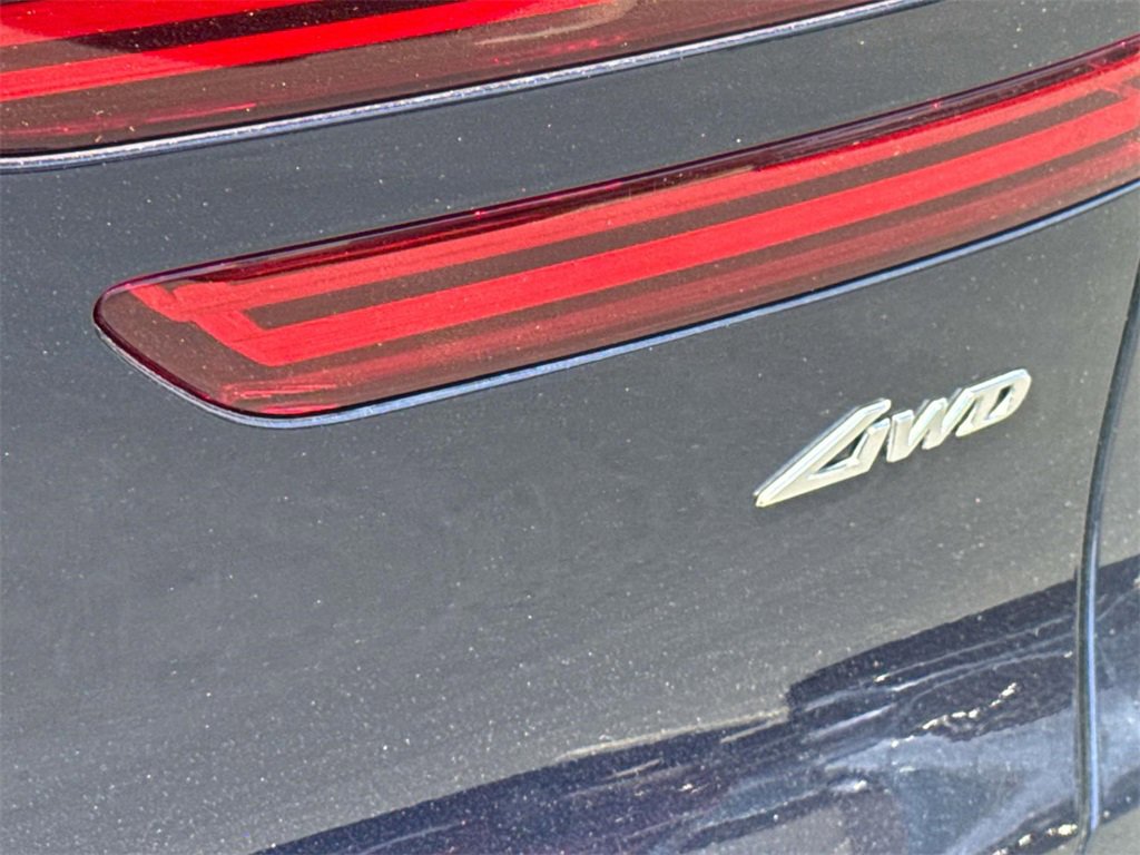 Used 2025 Genesis GV70 2.5T Select w/ Select Package image 20