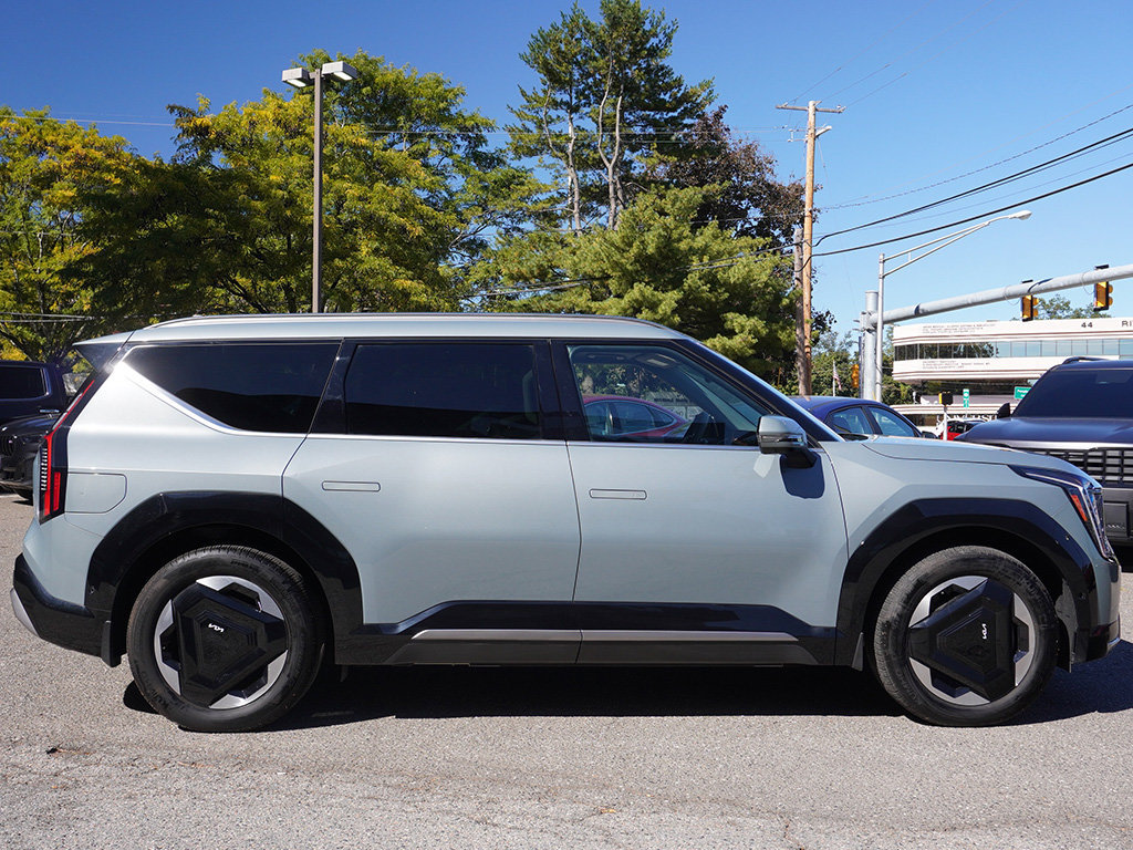Used 2024 Kia EV9 Land AWD/4WD image 22