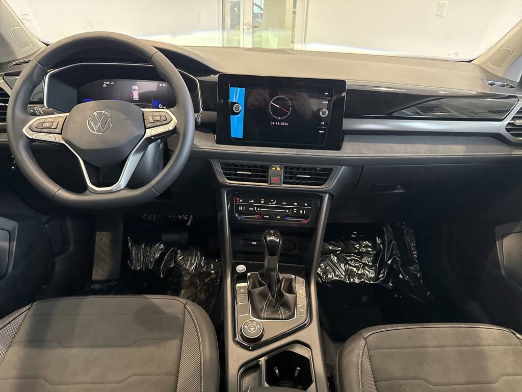 New 2026 Volkswagen Taos SE image 11