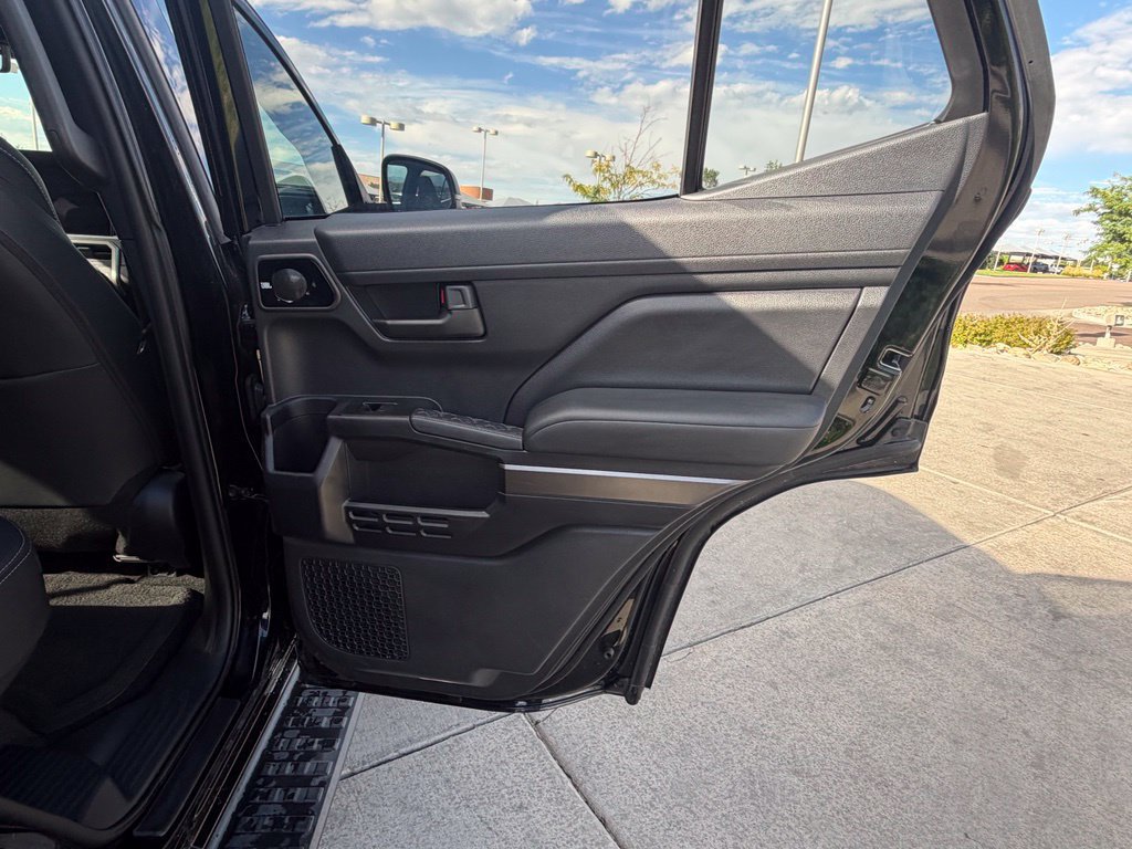 Used 2025 Toyota 4Runner TRD Off-Road Premium AWD/4WD image 31