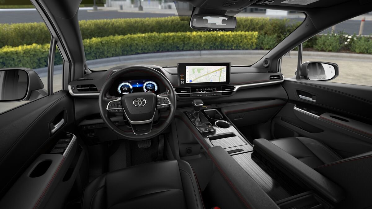 Used 2026 Toyota Sienna XSE image 19