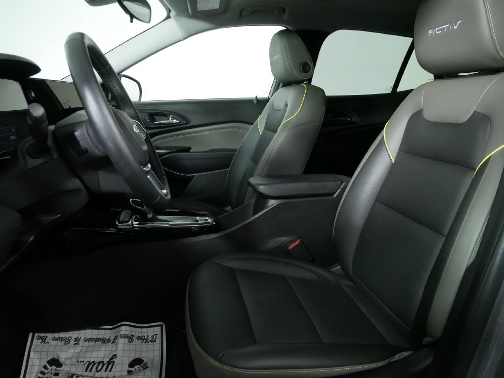 Used 2025 Chevrolet Trax ACTIV w/ Sunroof Package FWD image 15