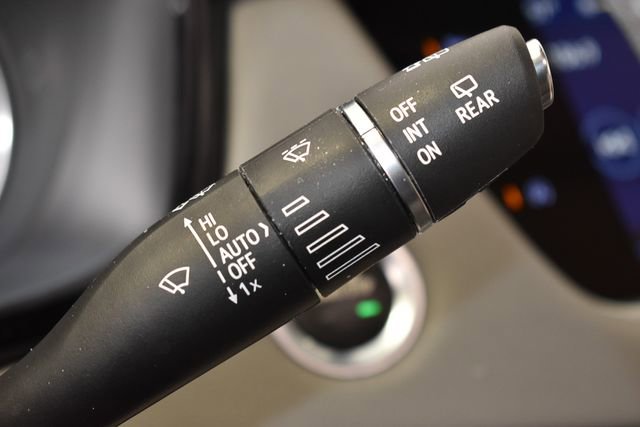 Used 2022 Cadillac XT5 Premium Luxury w/ LPO, Floor Liner Package image 27