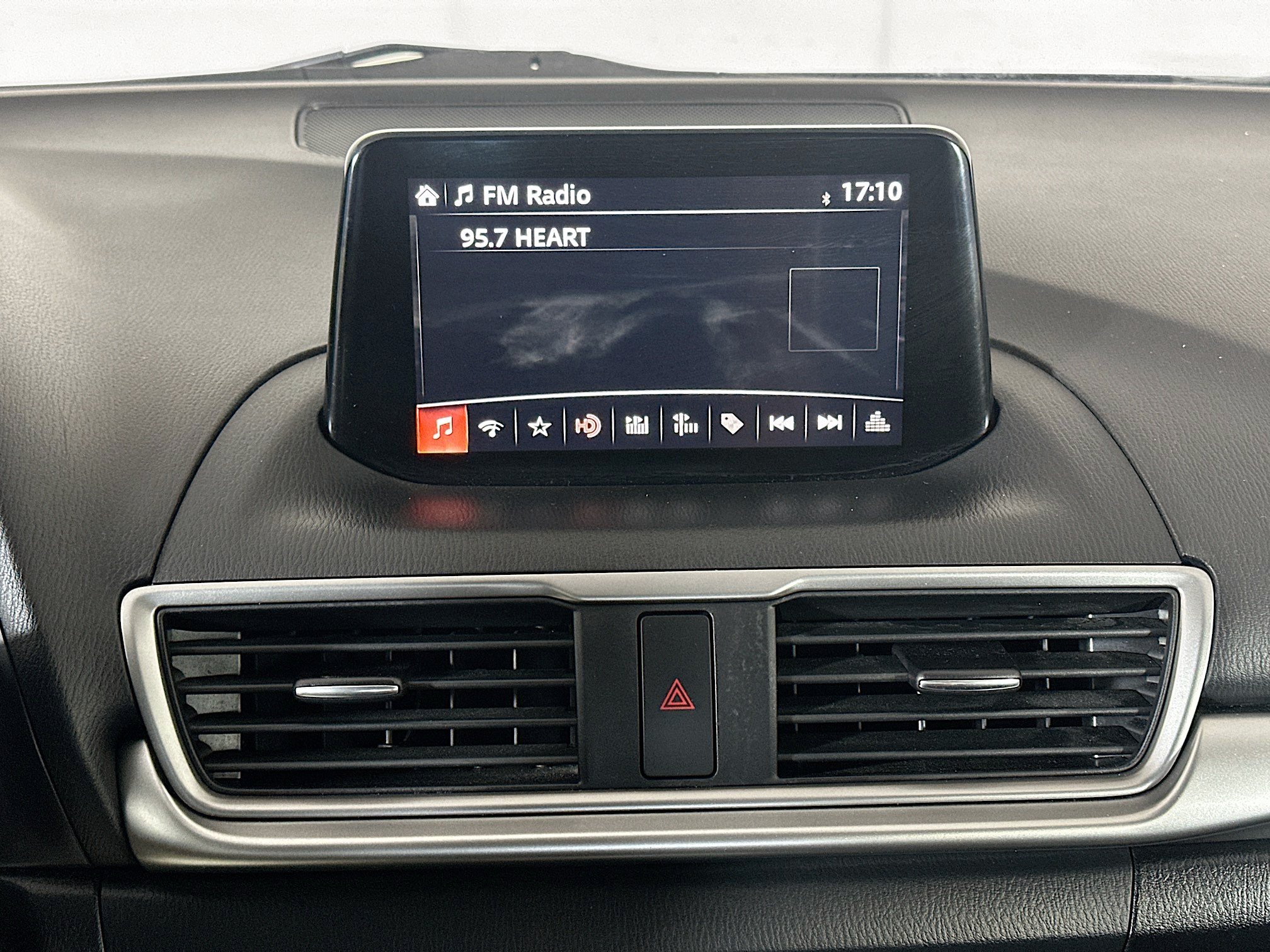 Used 2017 MAZDA MAZDA3 Touring FWD image 21
