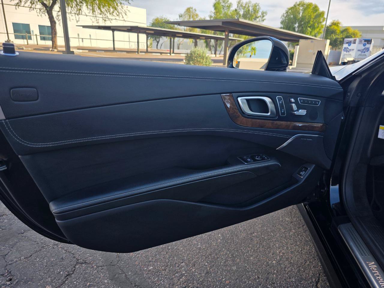 Used 2013 Mercedes-Benz SL 550 w/ Premium Pkg image 34