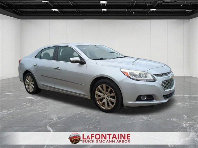 Used 2016 Chevrolet Malibu LTZ image 2