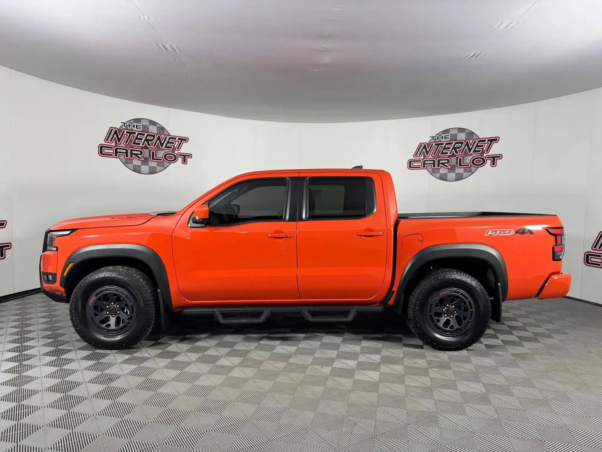 Used 2025 Nissan Frontier PRO-4X w/ Pro Convenience Package AWD/4WD image 4