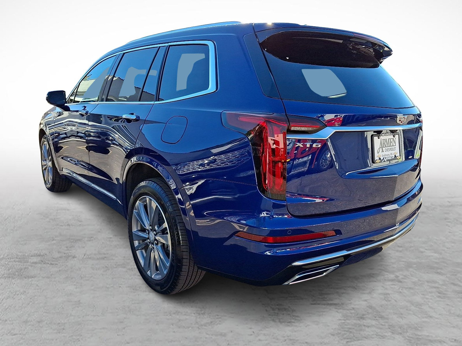 Used 2025 Cadillac XT6 Premium Luxury image 5