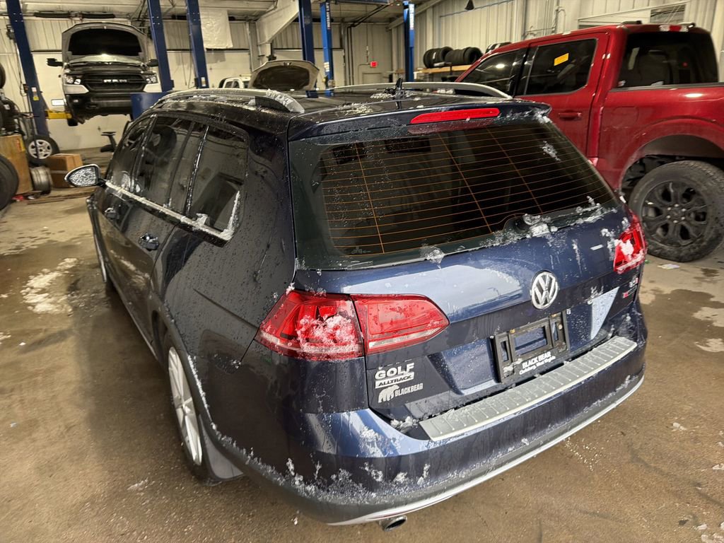 Used 2017 Volkswagen Golf Alltrack SE image 7