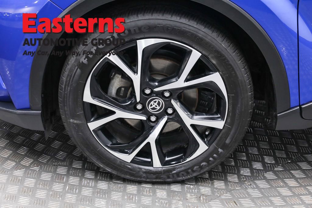 Used 2021 Toyota C-HR XLE image 32