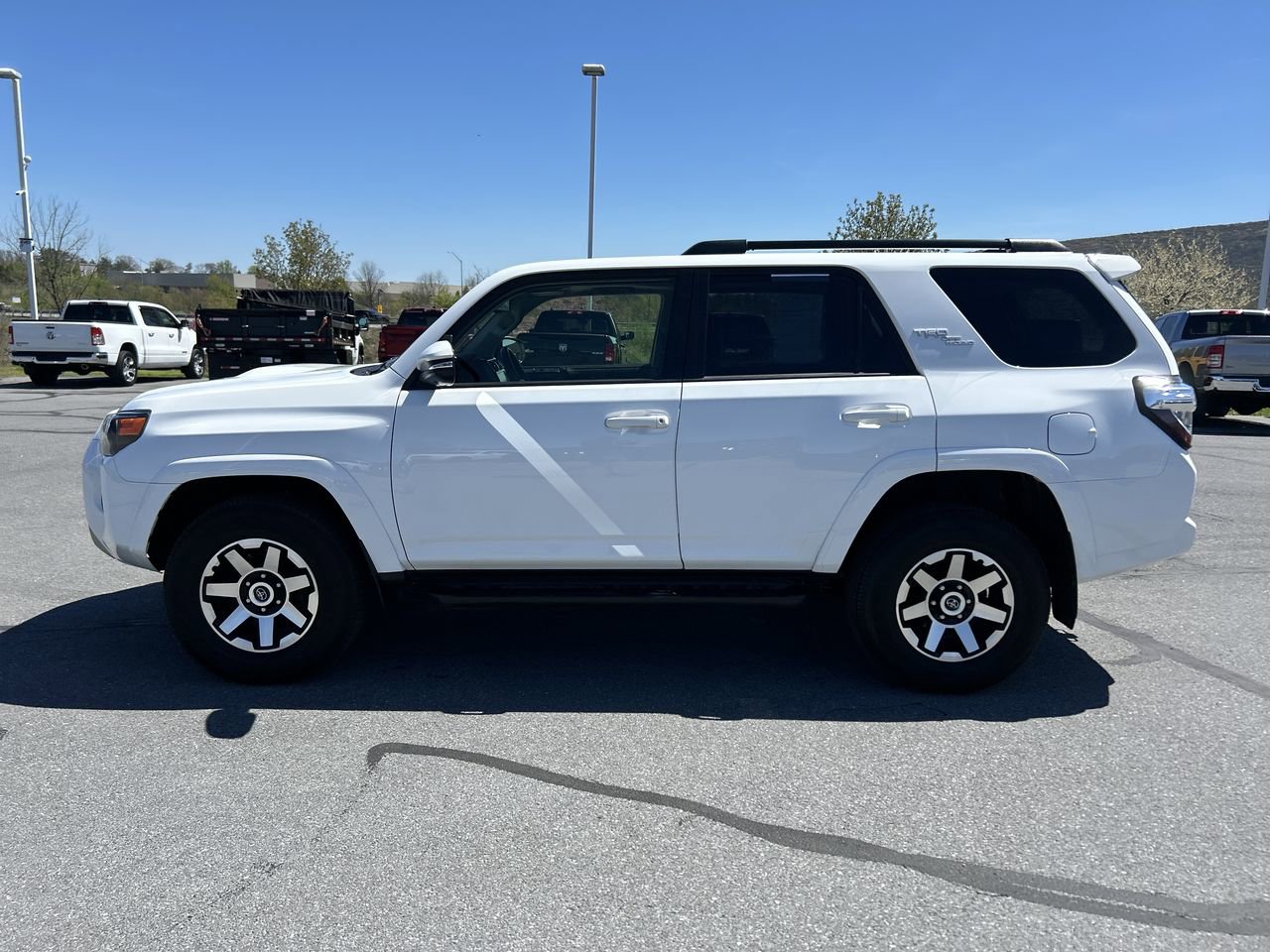 Used 2024 Toyota 4Runner TRD Off-Road Premium w/ Off Road Premium Plus Package AWD/4WD image 4