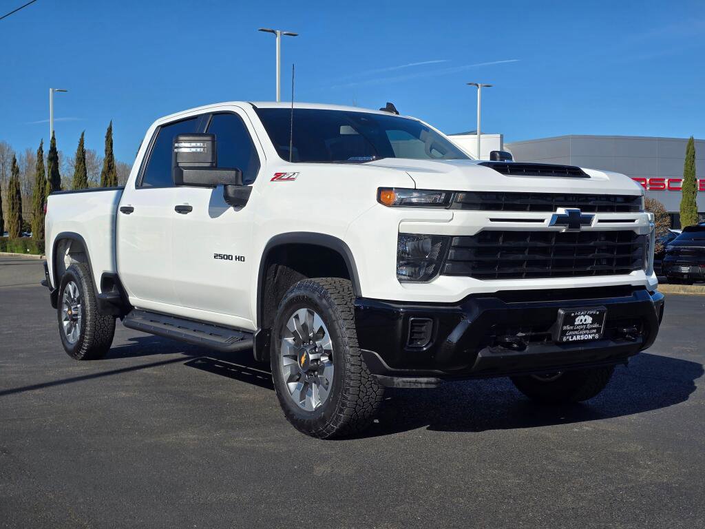 Used 2024 Chevrolet Silverado 2500 Custom w/ Custom Value Package image 10