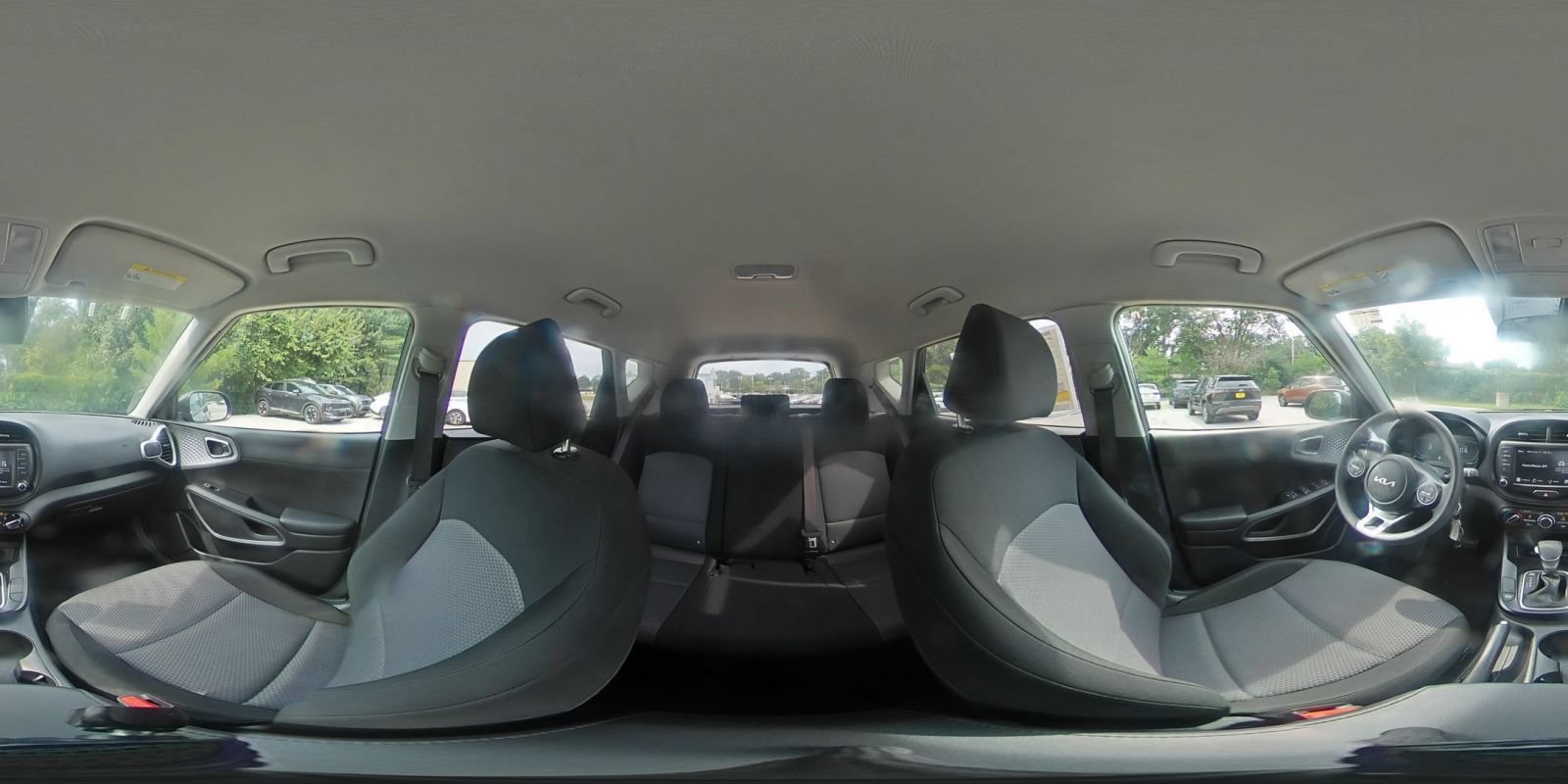 Used 2025 Kia Soul LX w/ LX Technology Package FWD image 39