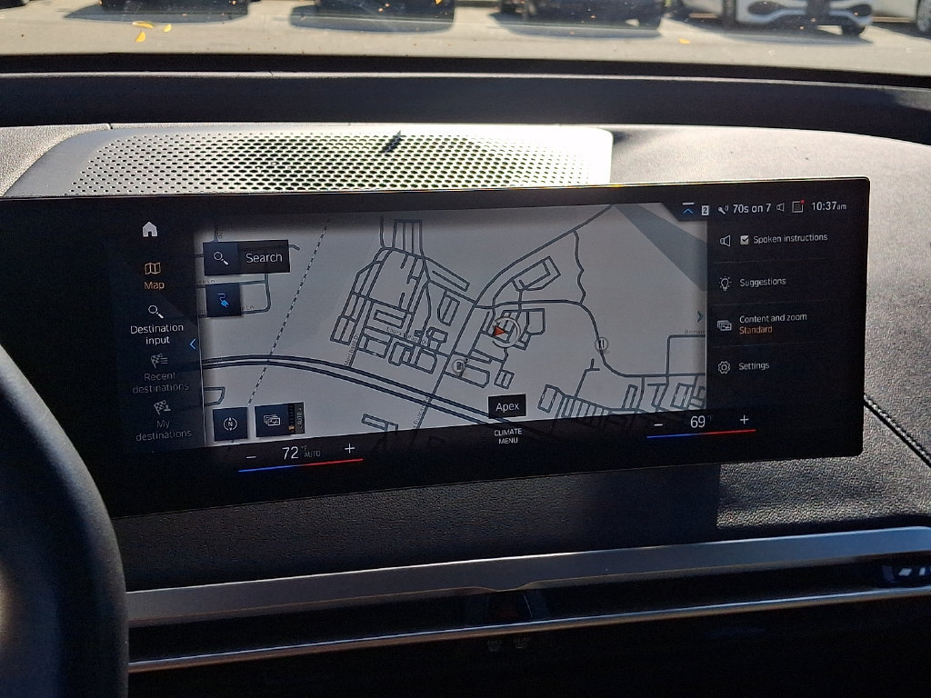 Used 2023 BMW iX xDrive50 w/ Sport Package AWD/4WD image 17