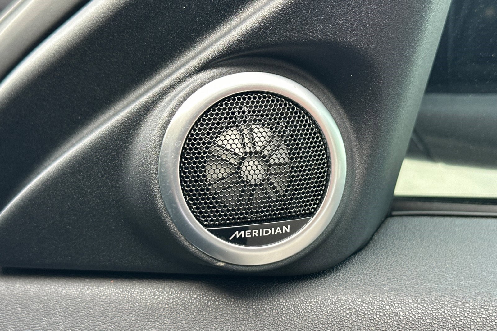 Used 2024 Land Rover Range Rover Evoque Dynamic SE image 16