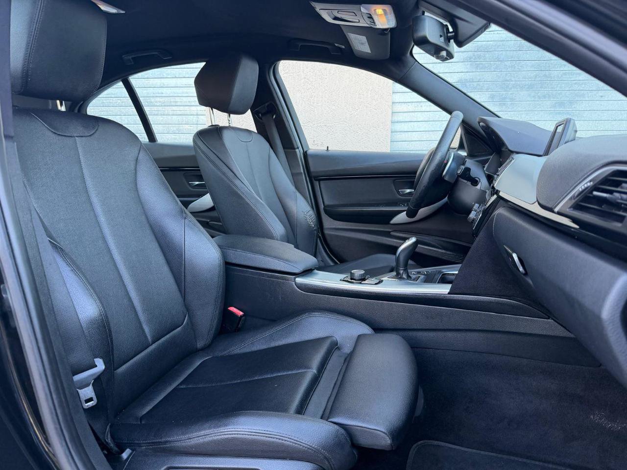 Used 2016 BMW 328i Sedan RWD image 15