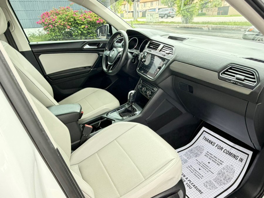 Used 2020 Volkswagen Tiguan SE FWD image 25