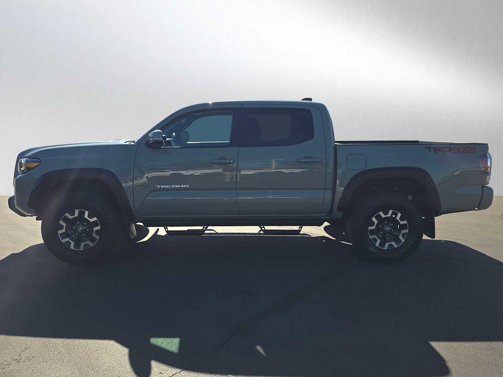 Used 2022 Toyota Tacoma TRD Off-Road image 6