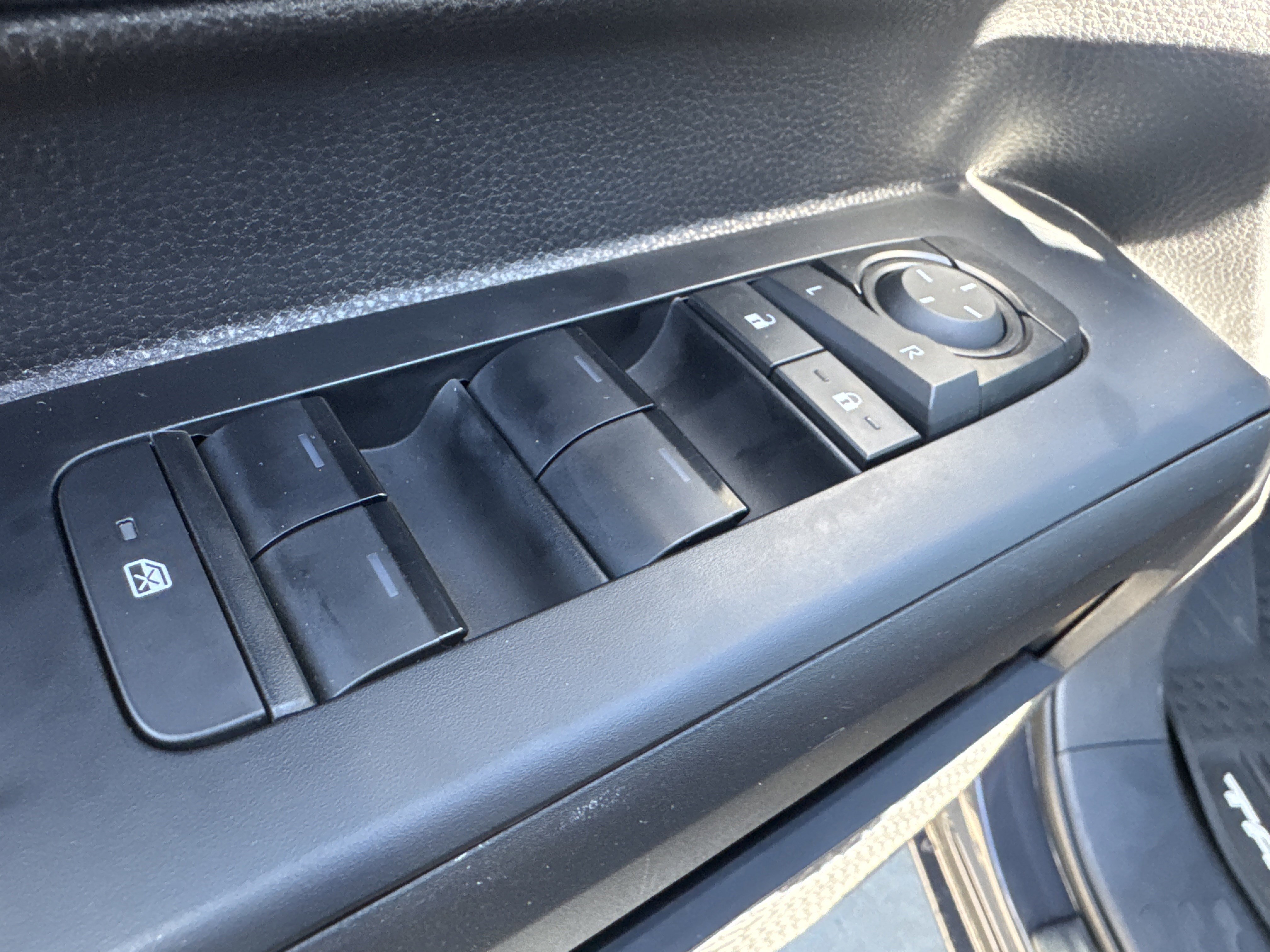 Certified 2025 Toyota Tacoma SR5 image 10