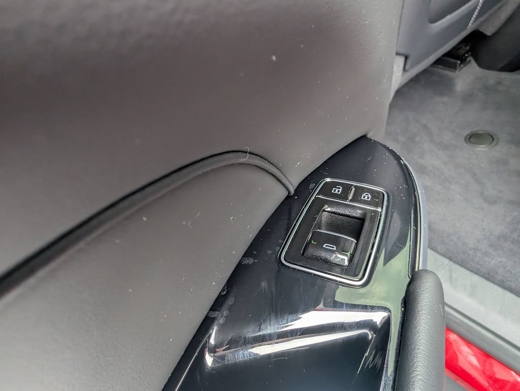 Used 2025 Cadillac Lyriq Luxury w/ LPO, Floor Liner Package AWD/4WD image 11