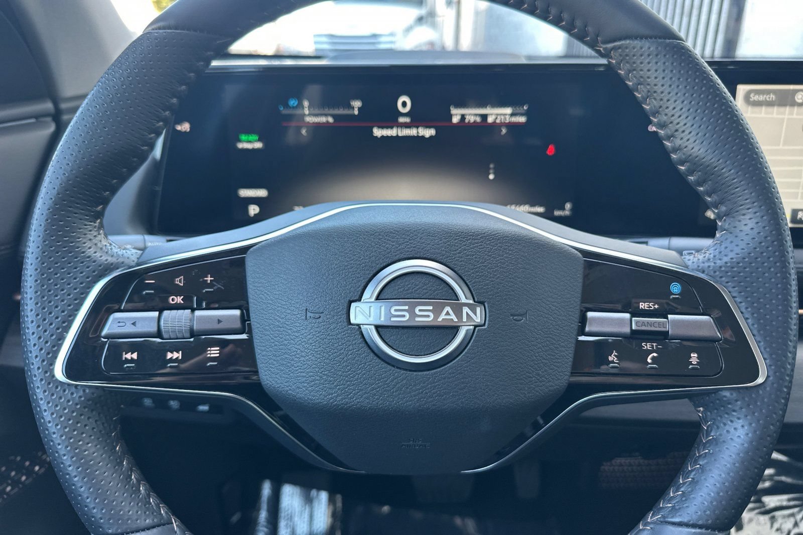 Certified 2024 Nissan Ariya FWD image 27