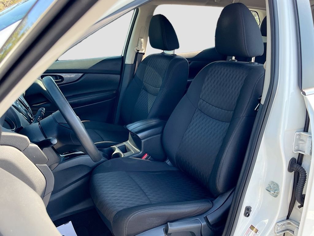 Used 2020 Nissan Rogue S image 19