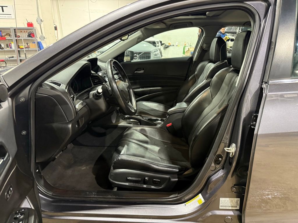 Used 2019 Acura ILX w/ Premium Package image 11