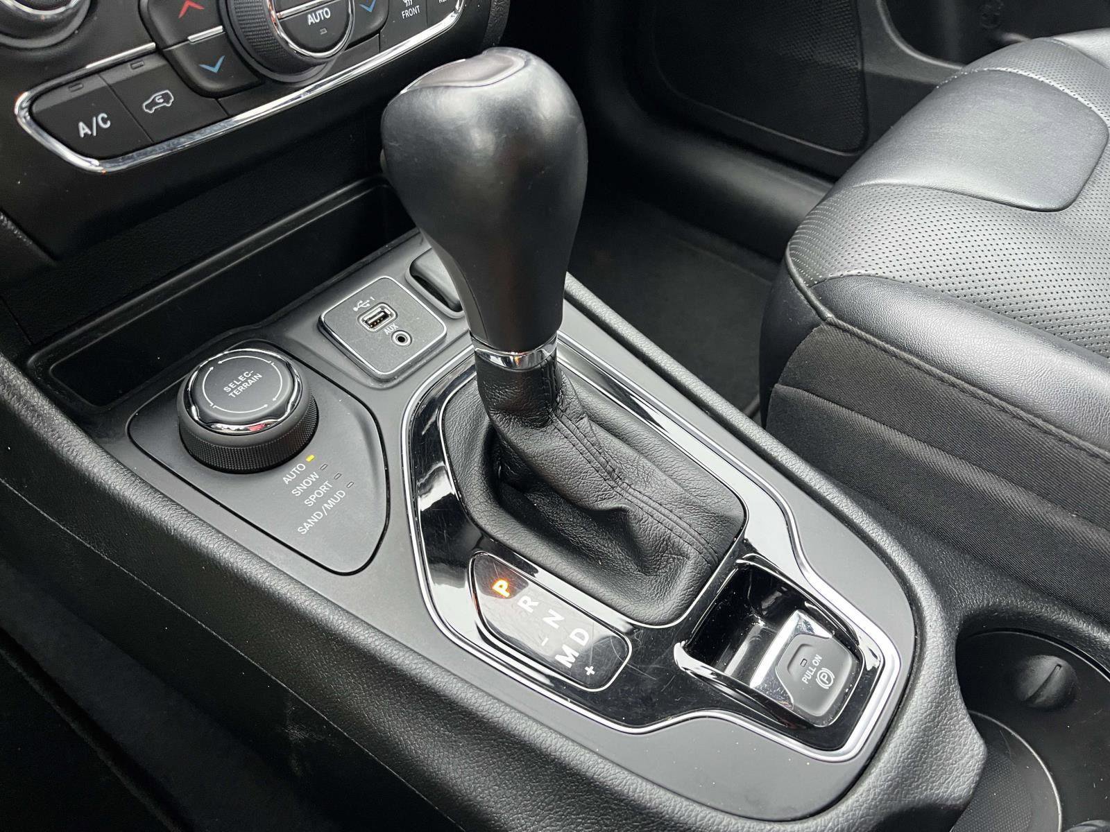 Used 2023 Jeep Cherokee Altitude Lux image 16