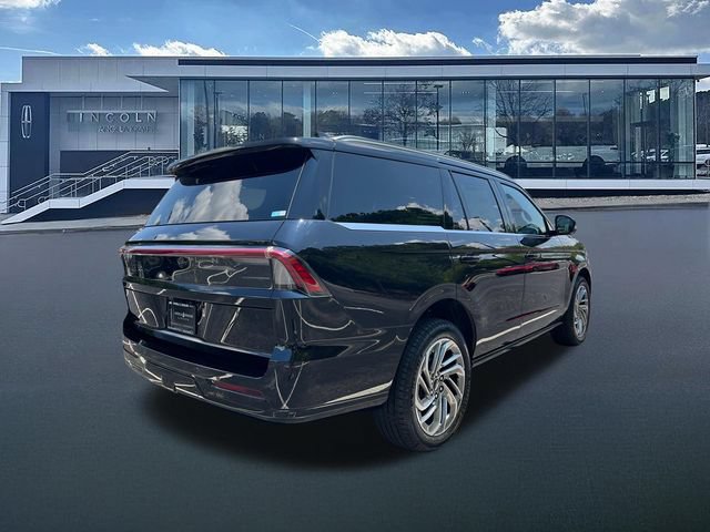 New 2026 Lincoln Navigator Reserve AWD/4WD image 8