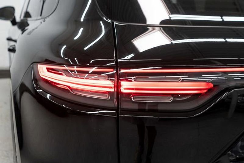 Used 2023 Porsche Cayenne Platinum Edition image 46