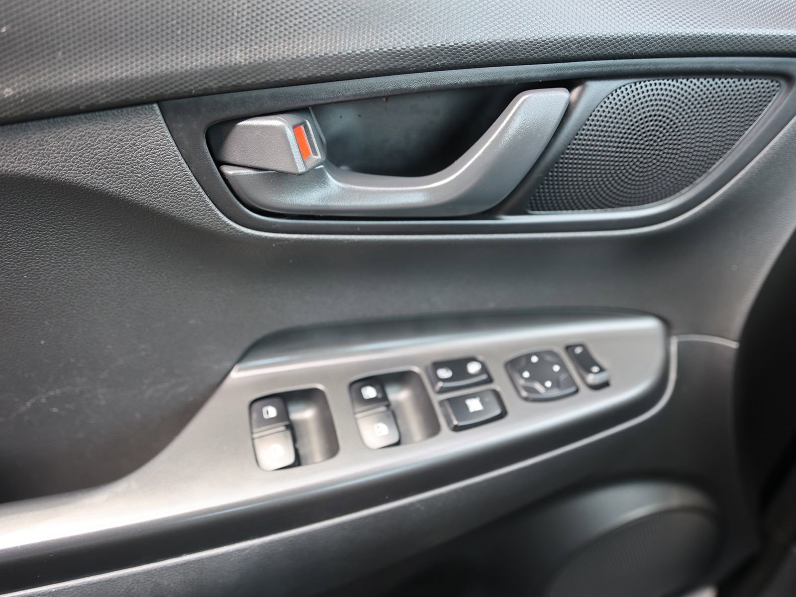 Certified 2023 Hyundai Kona SEL AWD/4WD image 31