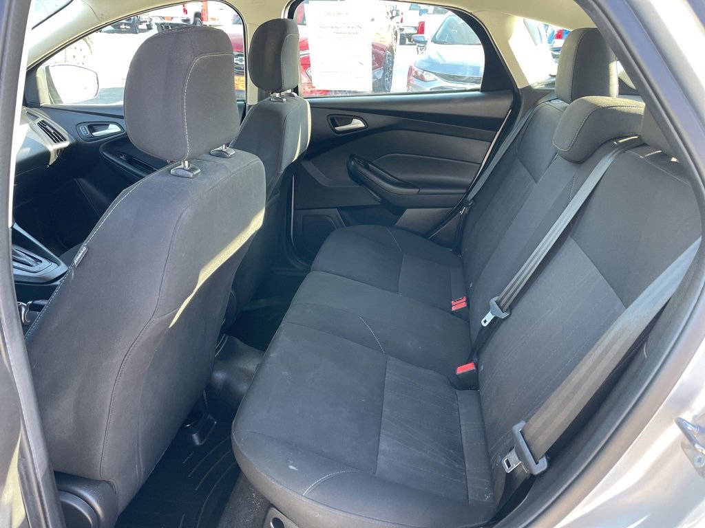 Used 2018 Ford Focus SE w/ Cold Weather Package image 12