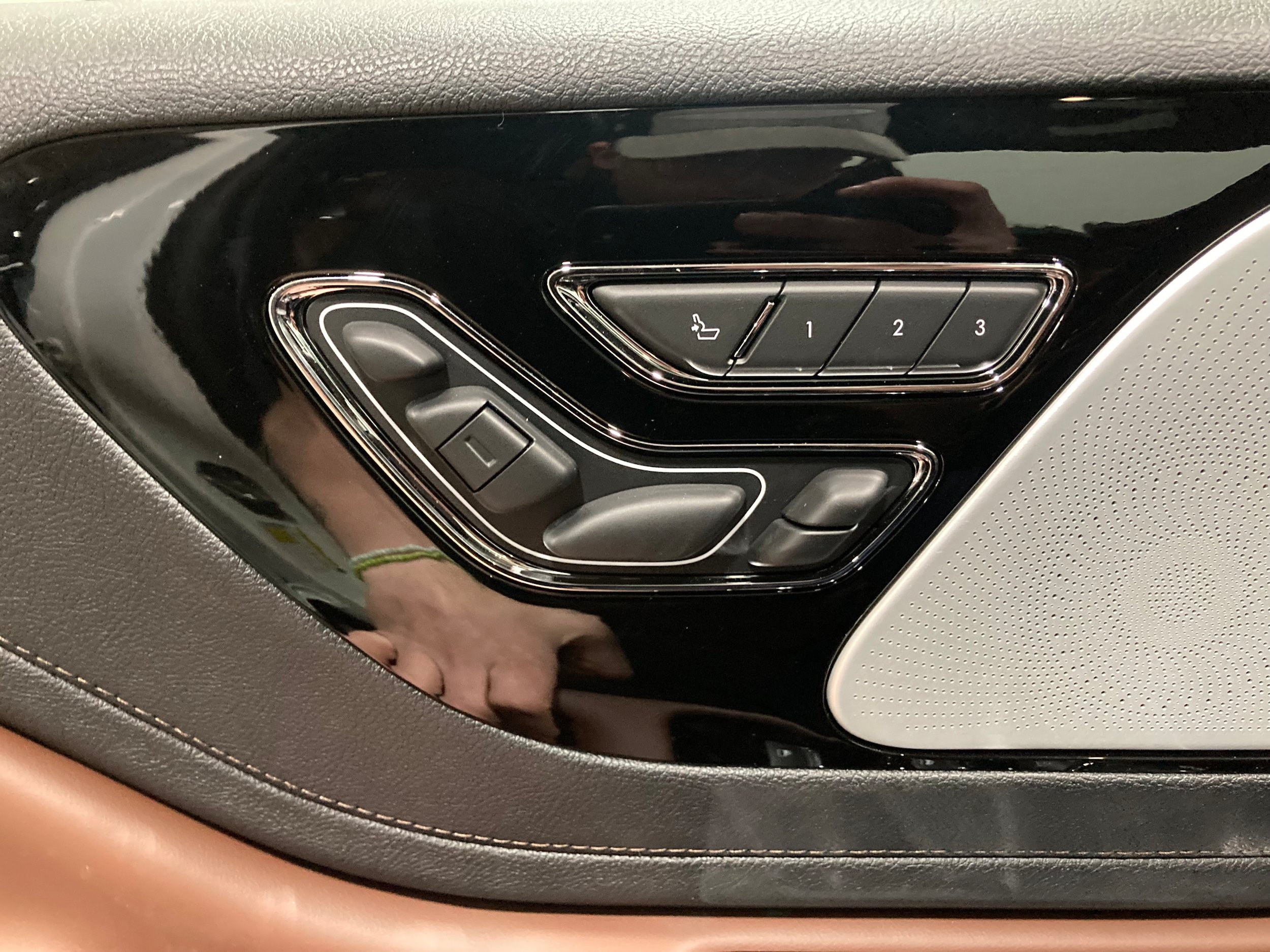 Used 2026 Lincoln Aviator Reserve AWD/4WD image 18
