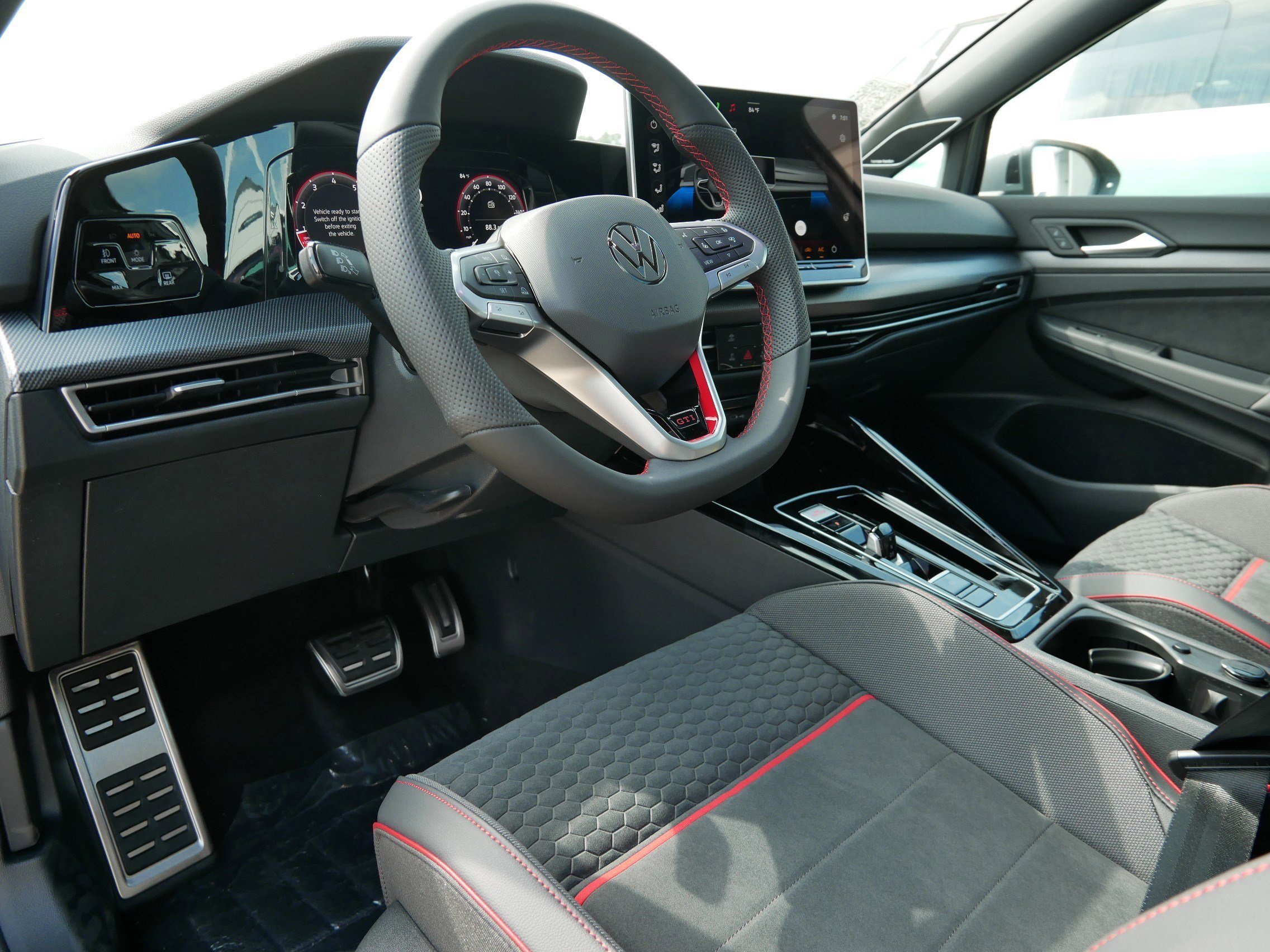New 2025 Volkswagen GTI SE FWD image 4