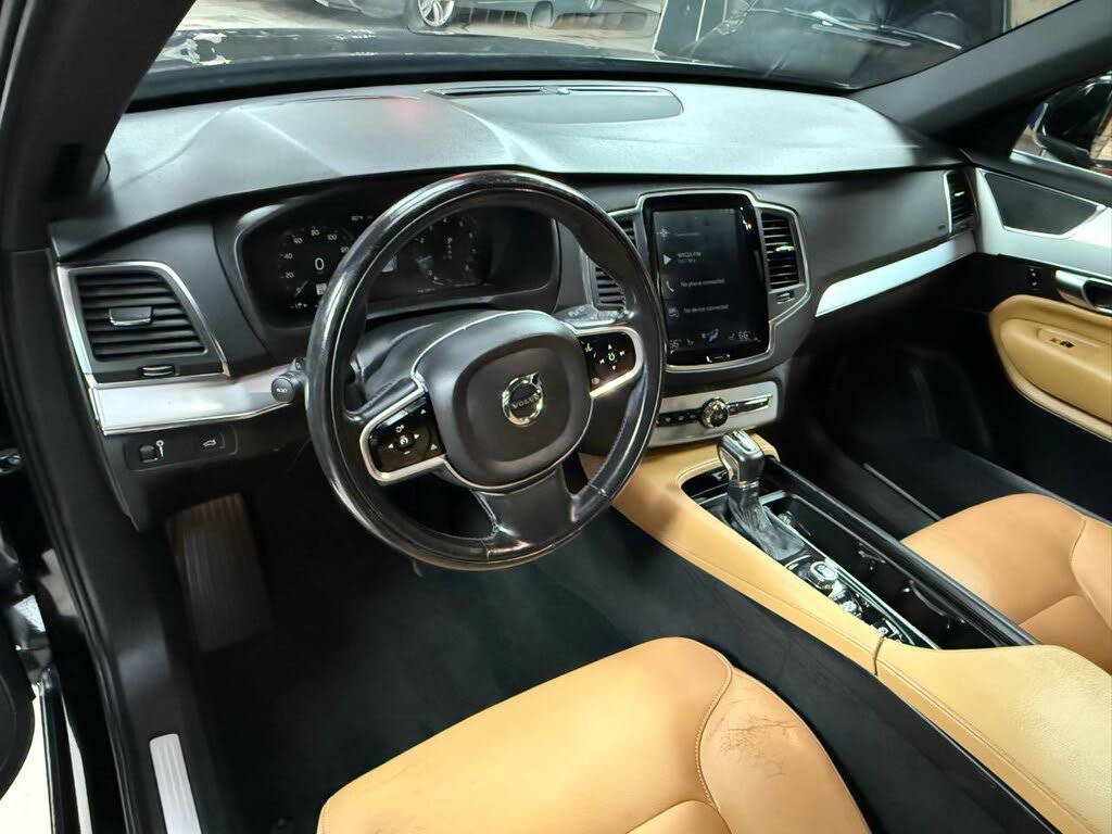 Used 2018 Volvo XC90 T5 Momentum w/ Convenience Package FWD image 10