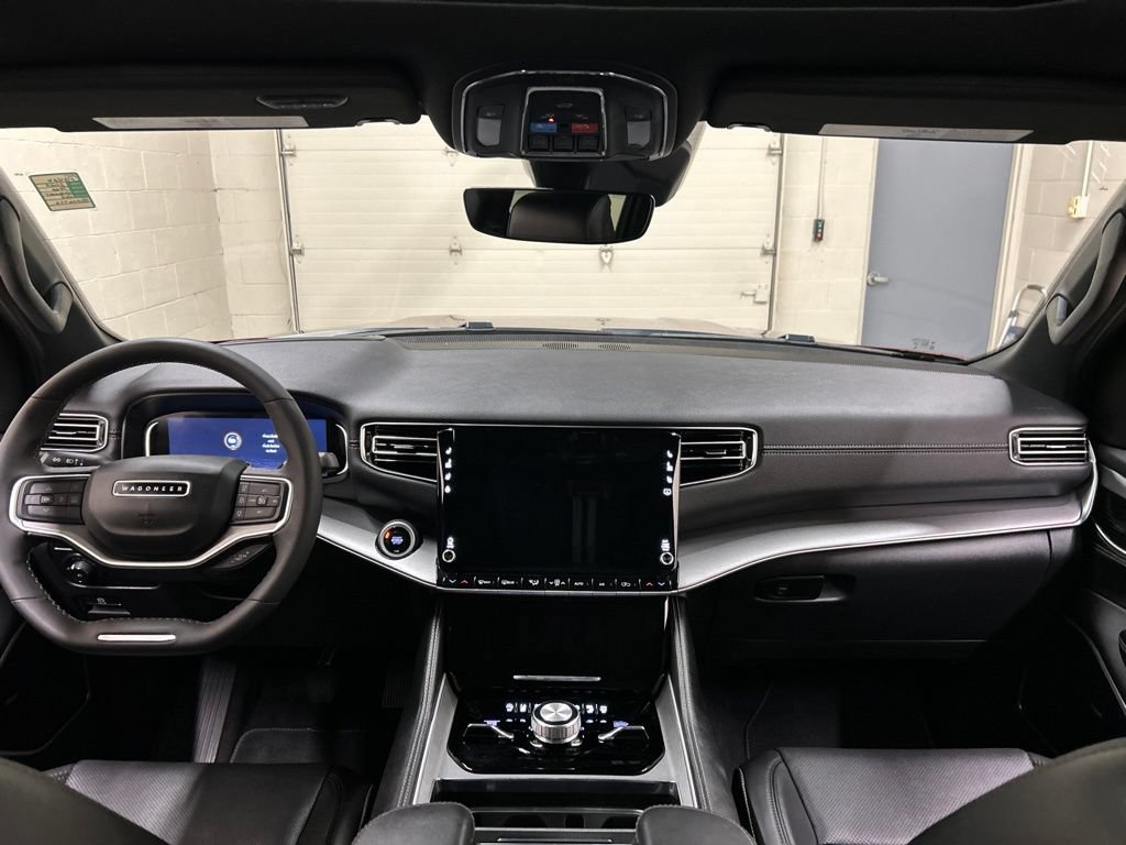 Used 2025 Jeep Wagoneer Series III w/ Premium Group I AWD/4WD image 19