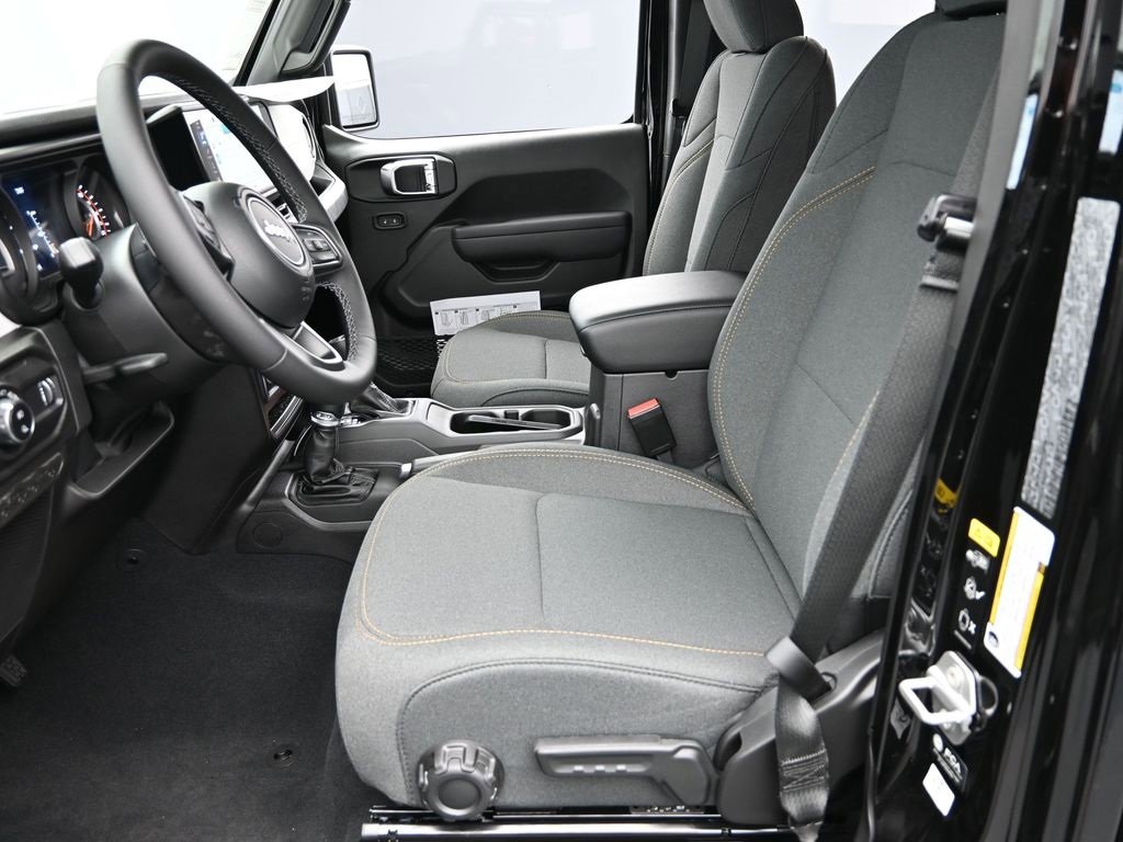 New 2025 Jeep Gladiator Sport image 12