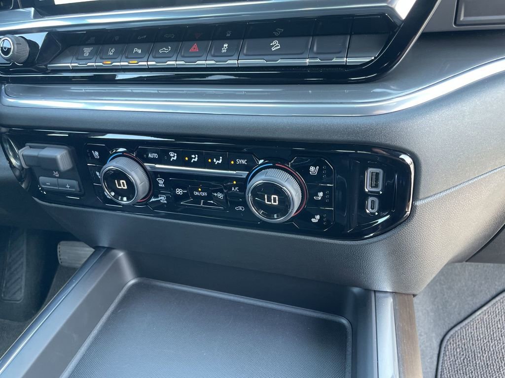 Used 2024 Chevrolet Silverado 2500 High Country w/ High Country Premium Package image 28