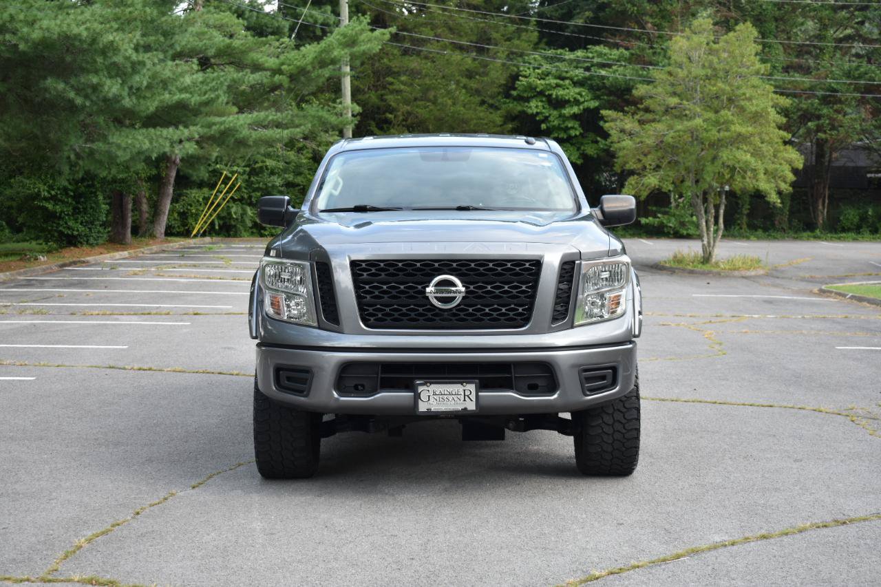 Used 2019 Nissan Titan S AWD/4WD image 11