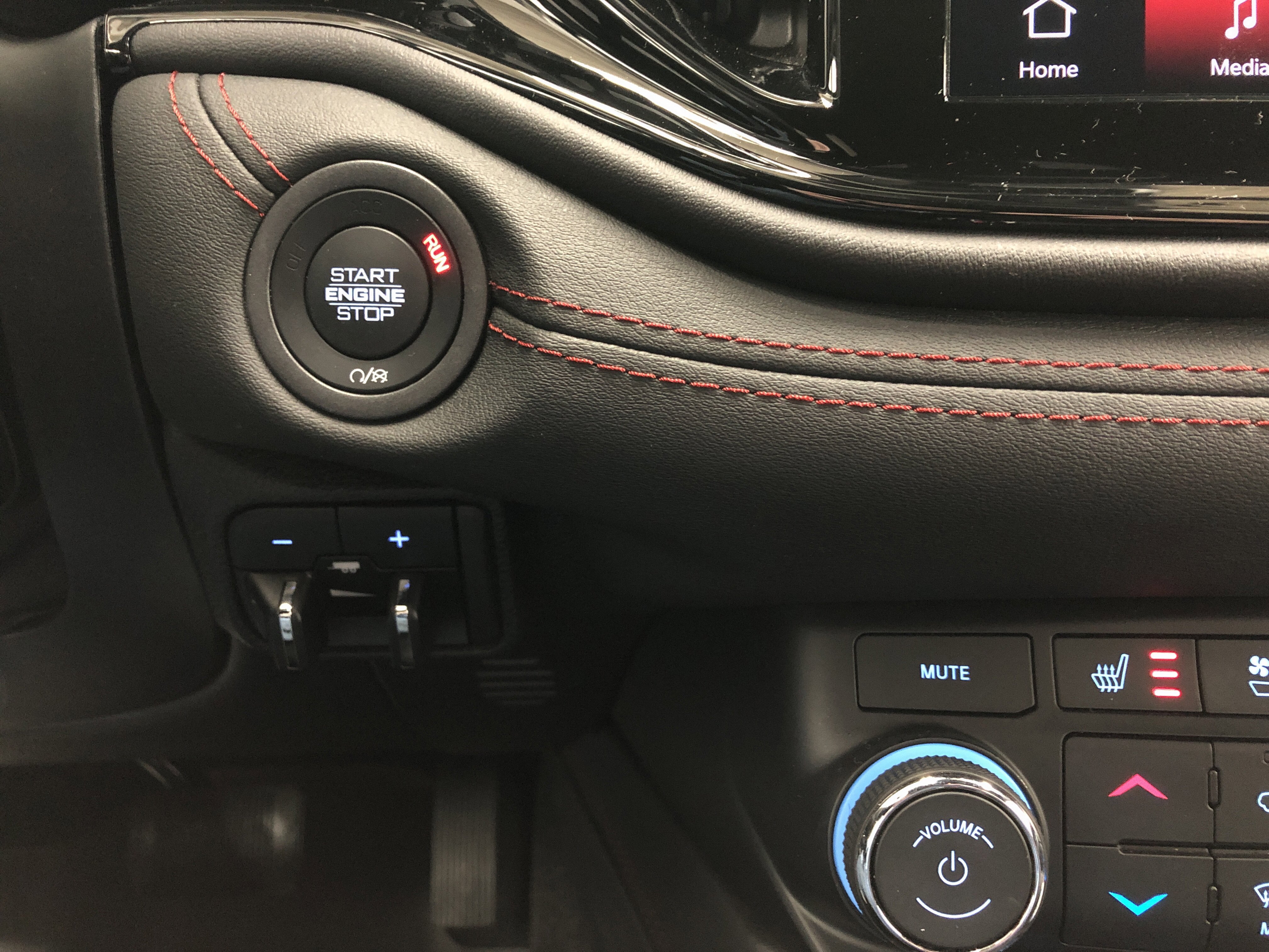 Certified 2024 Dodge Durango GT image 23