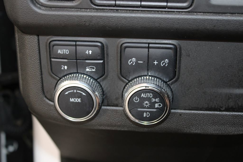 Used 2021 GMC Yukon SLE image 26