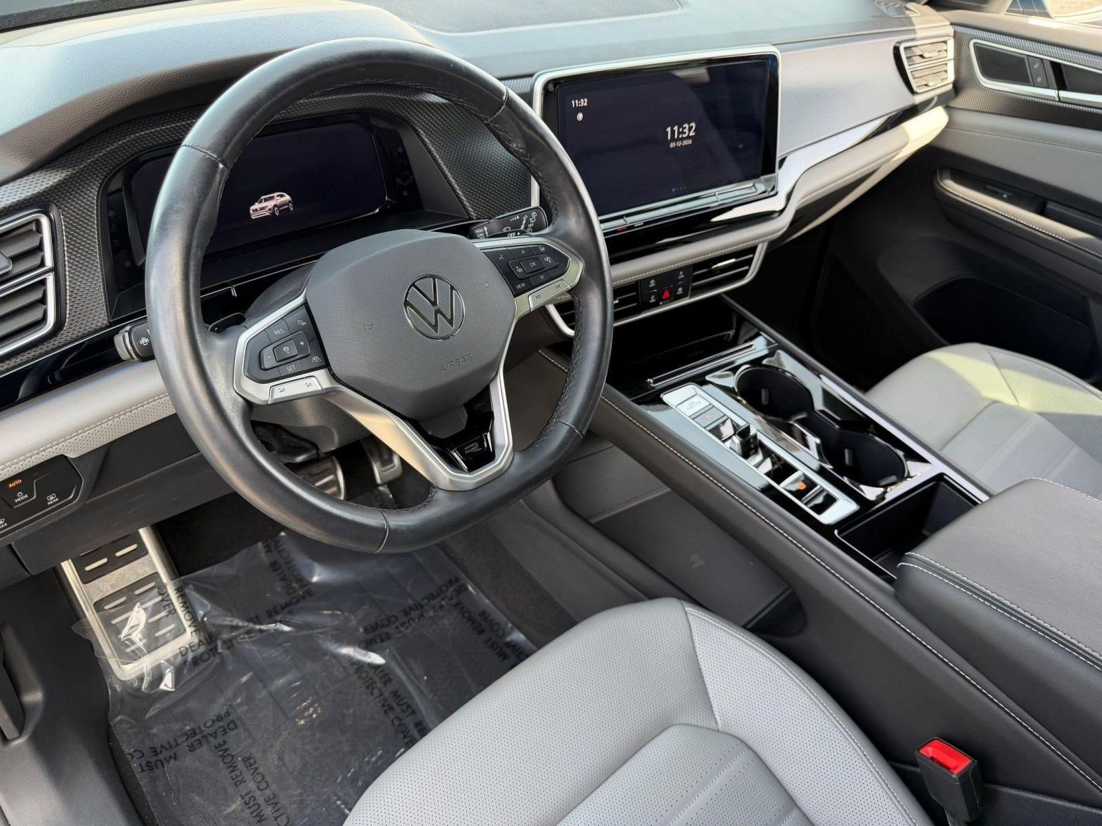 Certified 2024 Volkswagen Atlas Cross Sport SEL R-Line image 4