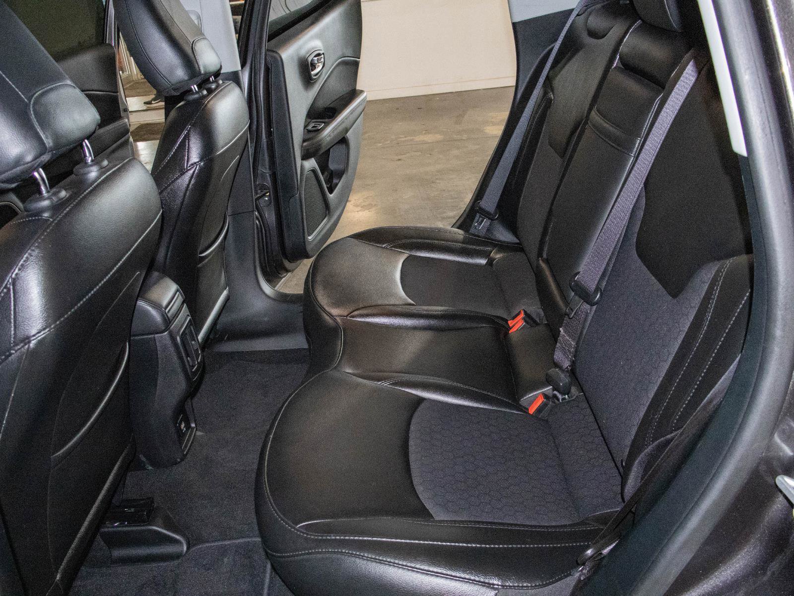 Used 2020 Jeep Compass Latitude image 13