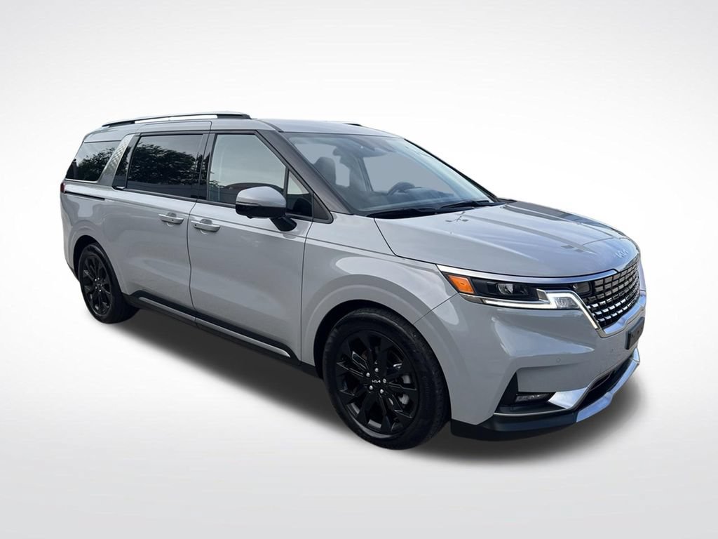 Certified 2023 Kia Carnival SX FWD image 3