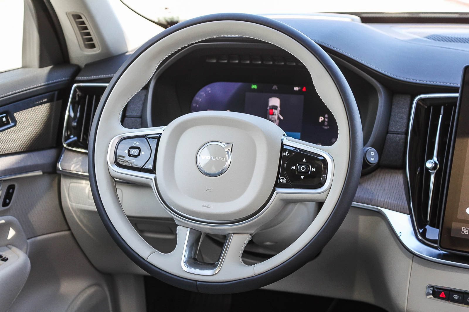New 2026 Volvo XC90 B6 Ultra w/ Protection Package AWD/4WD image 17