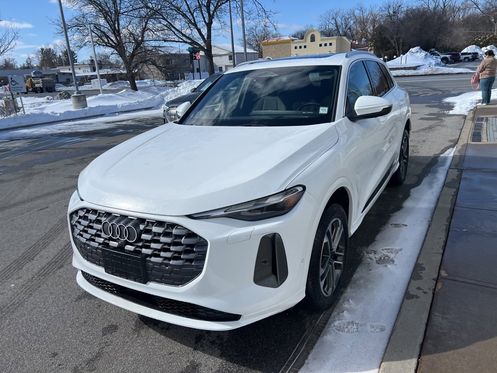 Certified 2025 Audi Q5 Premium w/ Convenience Package image 49