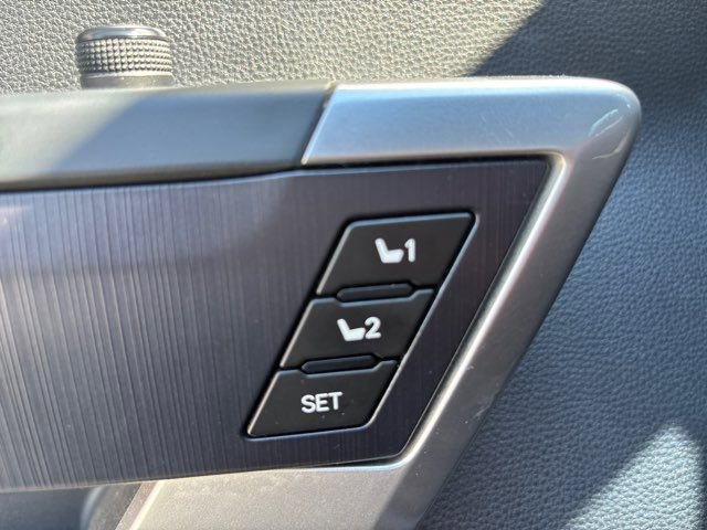 Used 2022 Toyota Tundra Platinum image 9