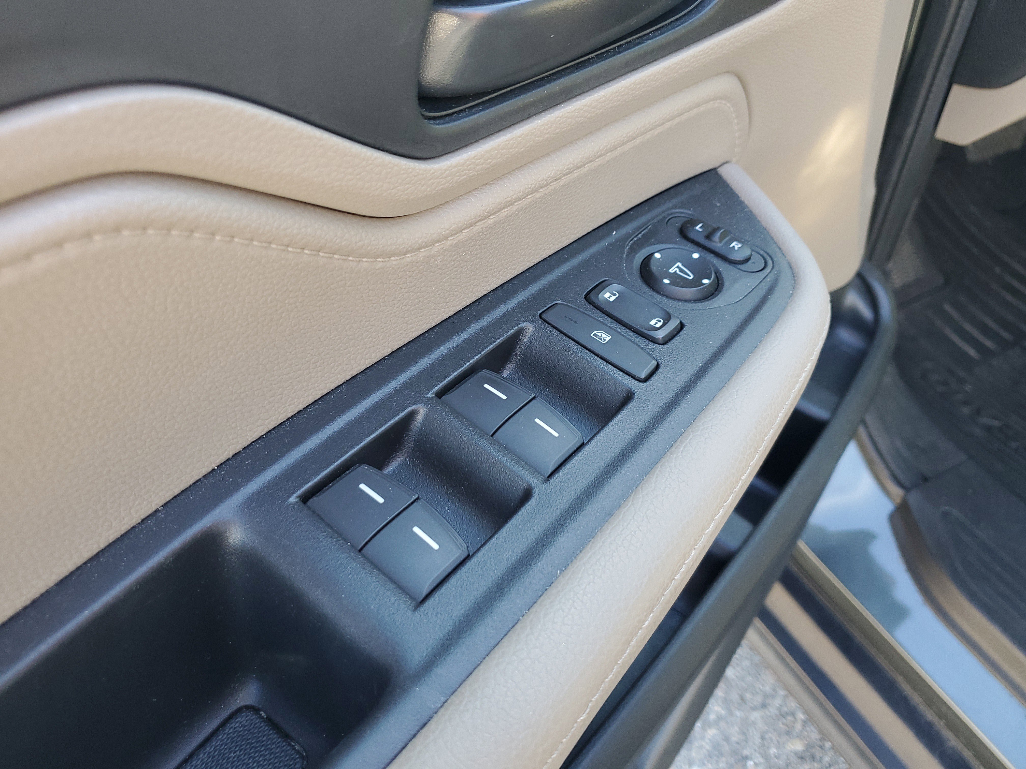 Used 2018 Honda Odyssey EX-L image 25