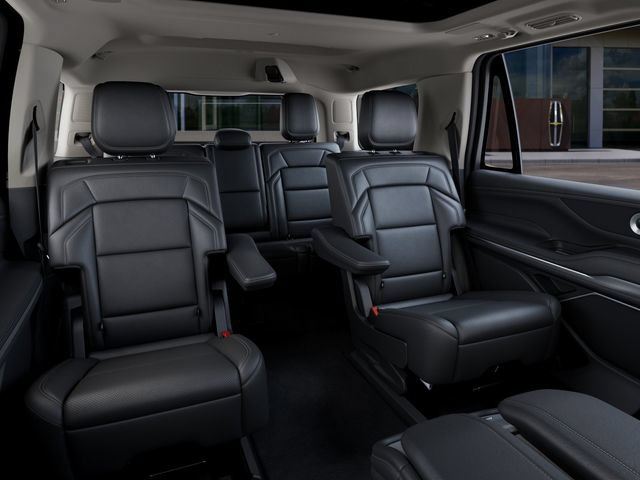 New 2027 Lincoln Navigator Reserve AWD/4WD image 11