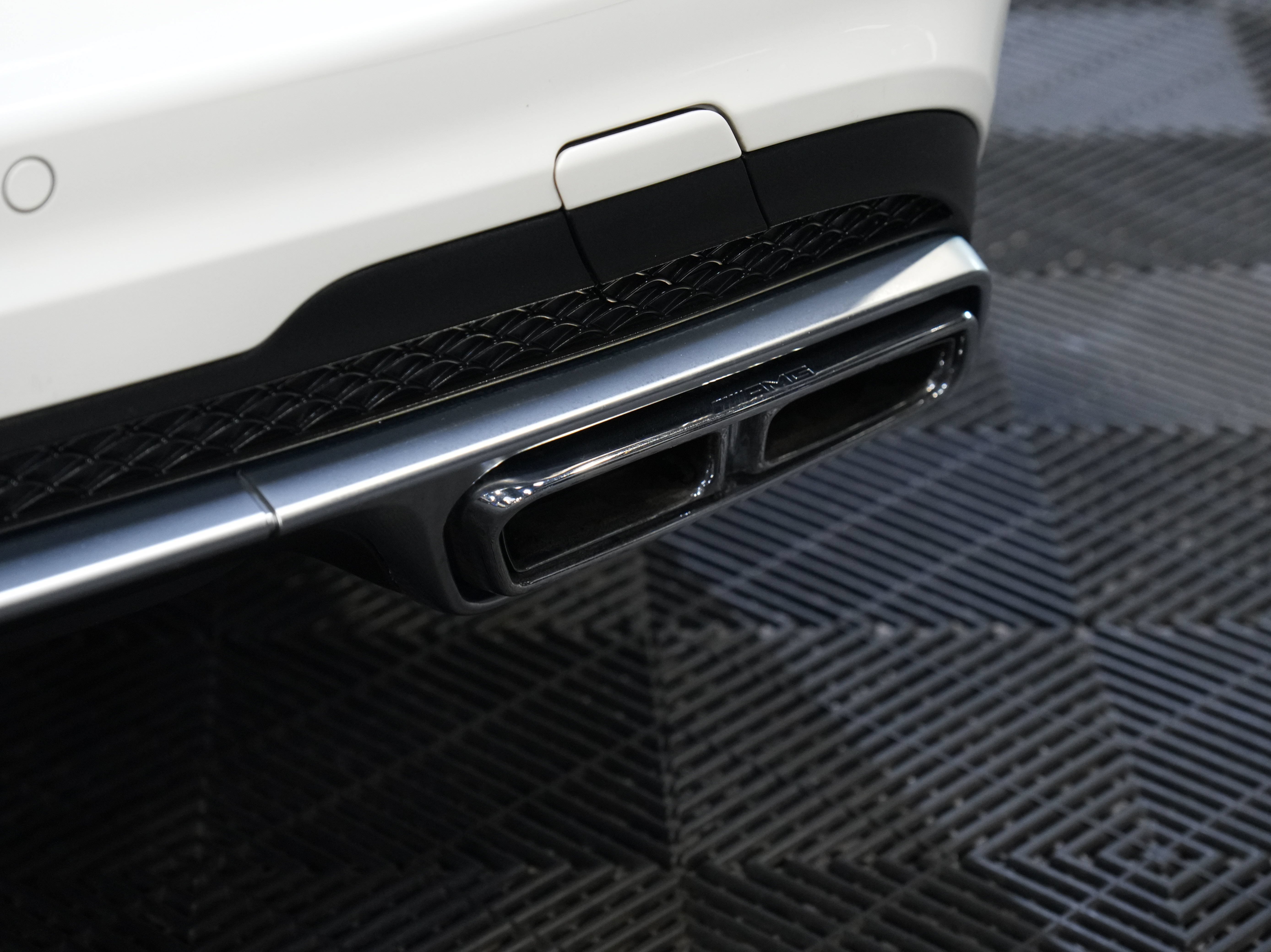 Used 2014 Mercedes-Benz E 63 AMG S-Model w/ Driver Assistance Package image 18
